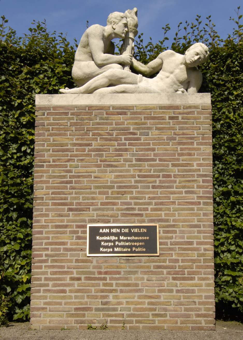 Apeldoorn Marechaussee-monument.jpg